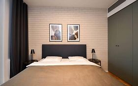 Skypark Luxury Apartment With Skyline View & Free Parking