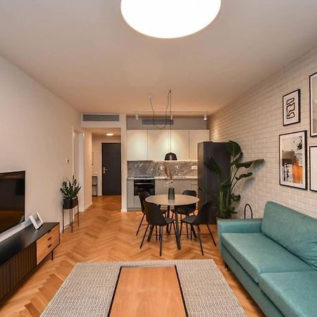 Skypark Luxury Apartment With Skyline View & Free Parking Bratislava Exteriér fotografie