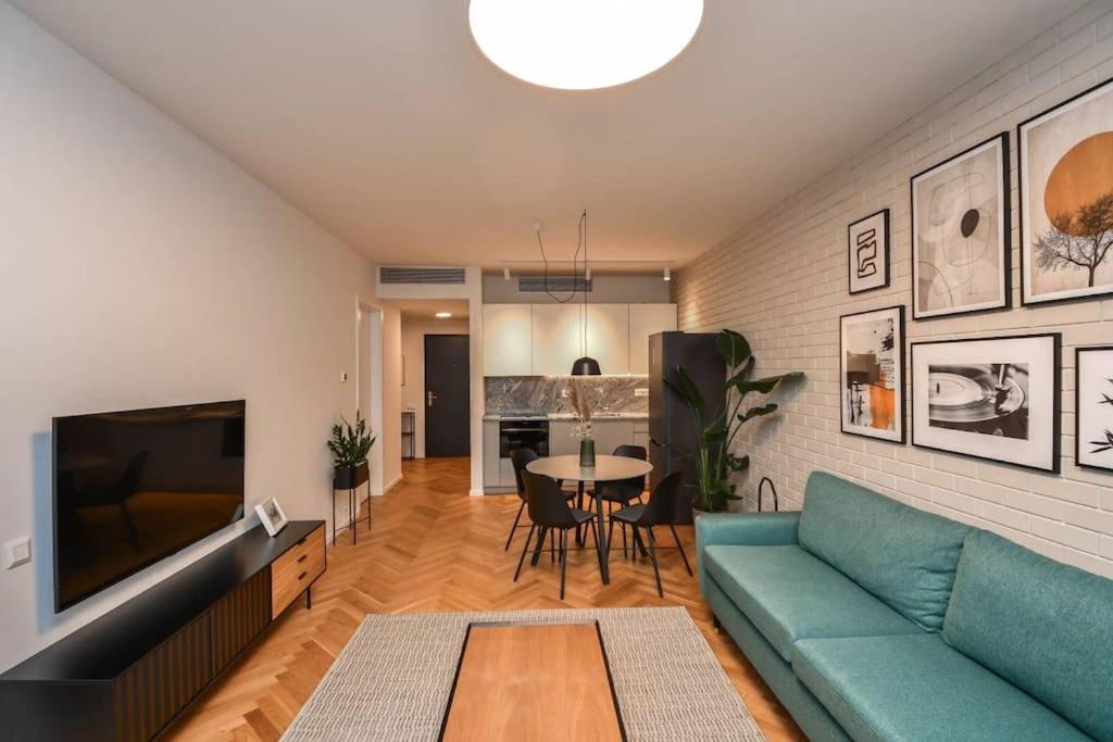 Skypark Luxury Apartment With Skyline View & Free Parking Bratislava Exteriér fotografie