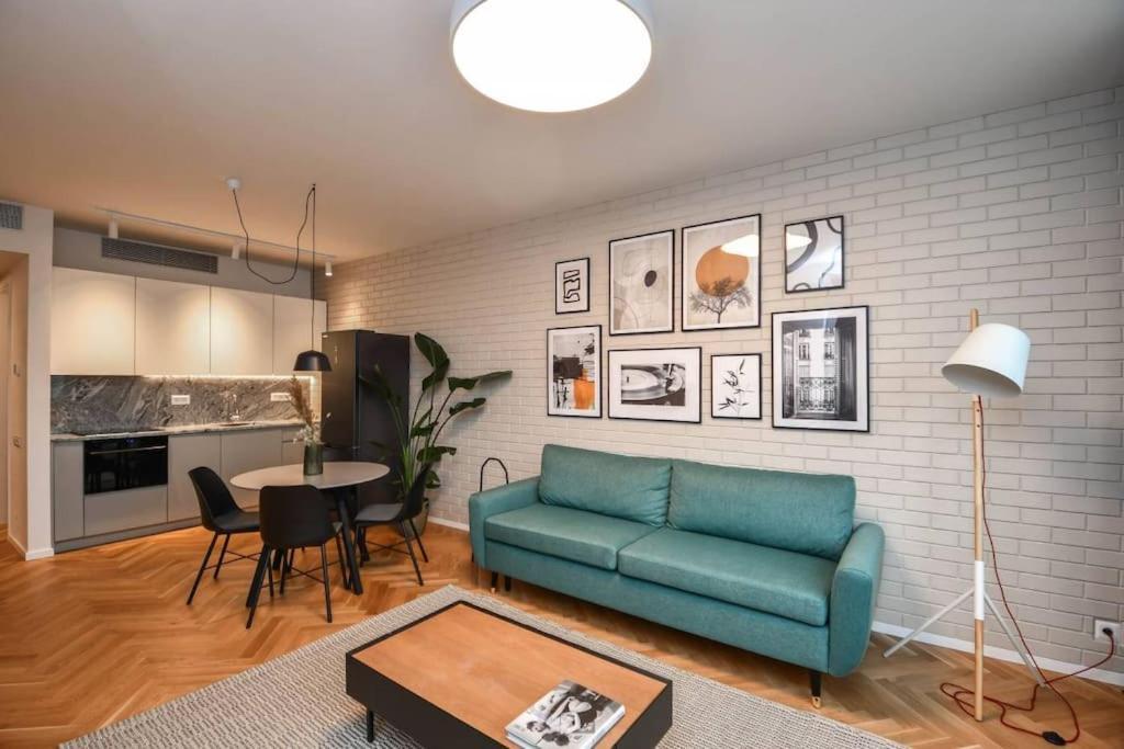 Skypark Luxury Apartment With Skyline View & Free Parking Bratislava Exteriér fotografie