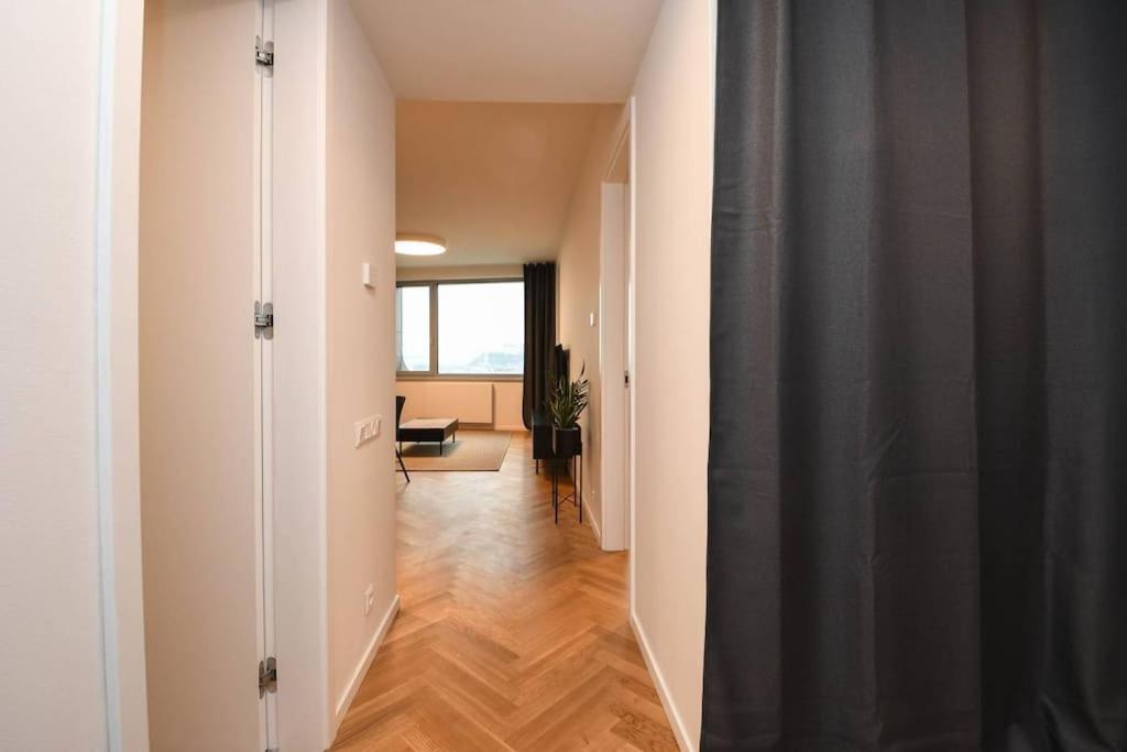 Skypark Luxury Apartment With Skyline View & Free Parking Bratislava Exteriér fotografie